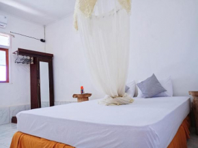 Rocky homestay lakey nangas beach